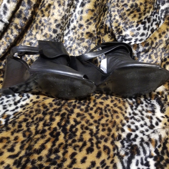 Shoes - Picture 6 of 6